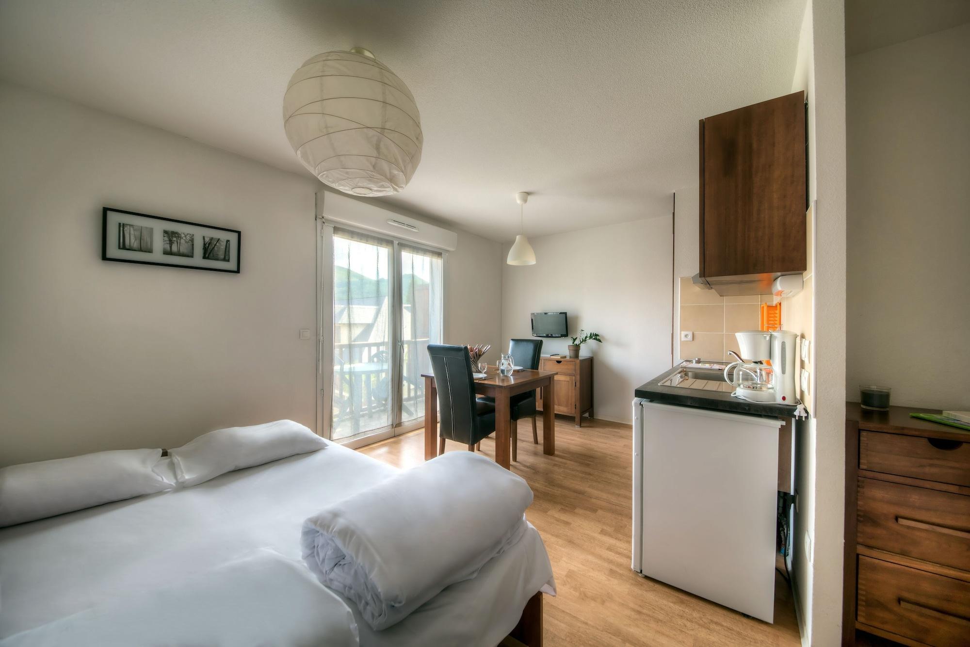 Comfort Aparthotel Lourdes L'Acacia Kültér fotó
