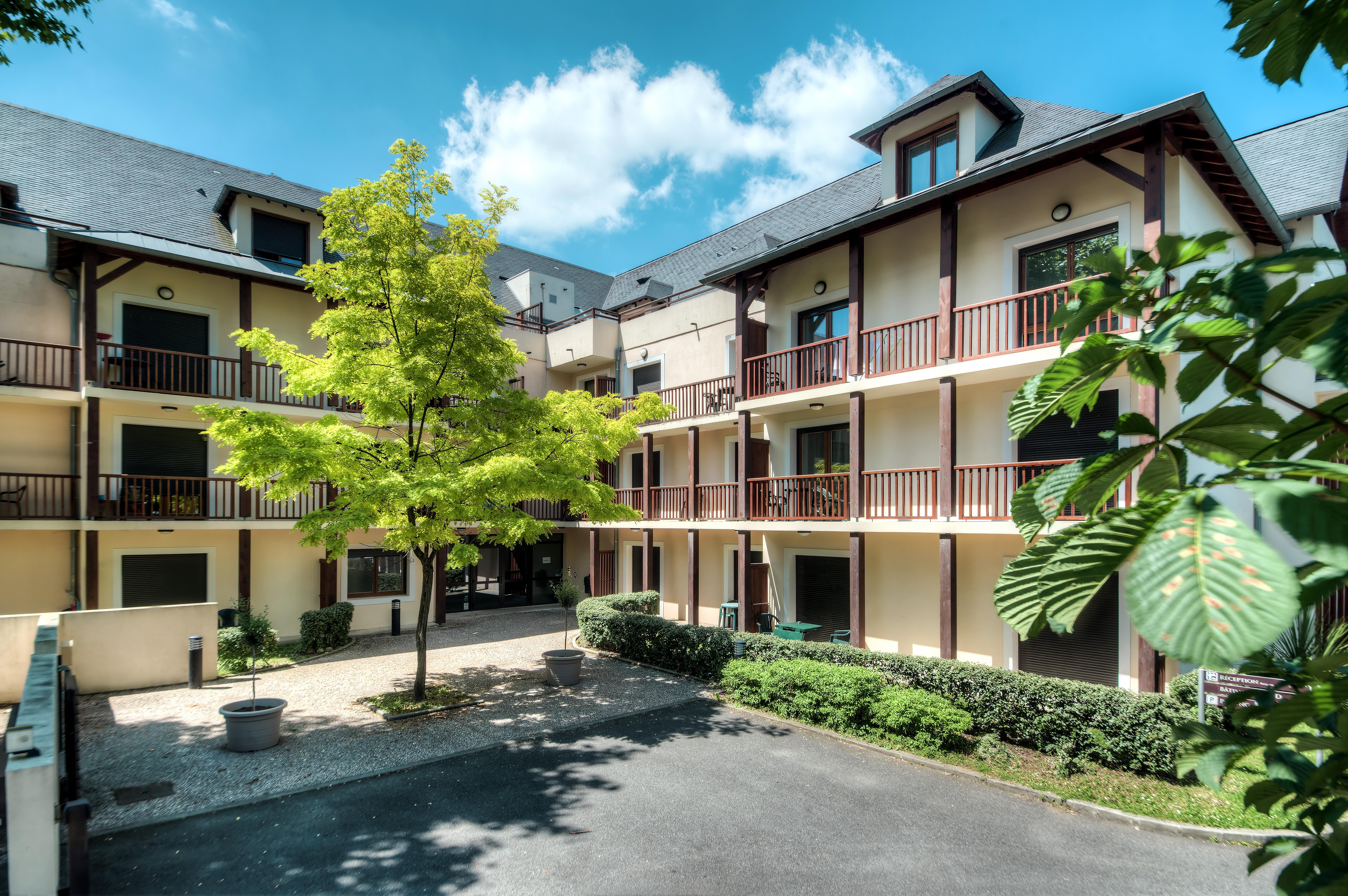 Comfort Aparthotel Lourdes L'Acacia Kültér fotó