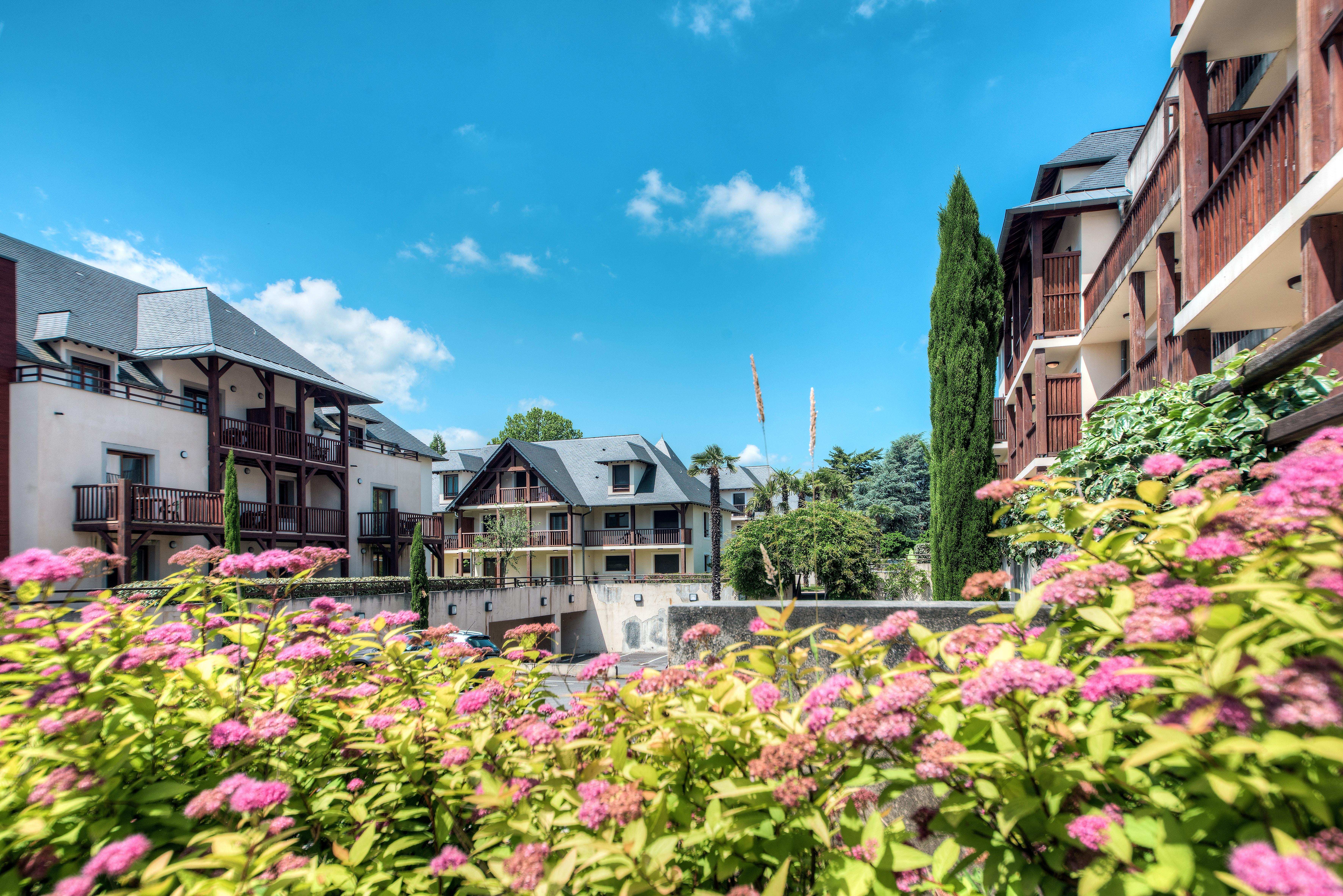 Comfort Aparthotel Lourdes L'Acacia Kültér fotó