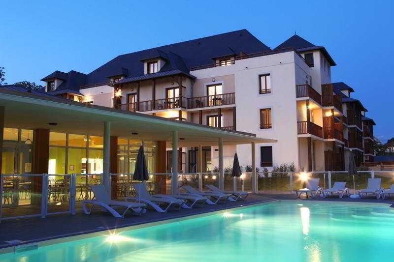 Comfort Aparthotel Lourdes L'Acacia Kültér fotó