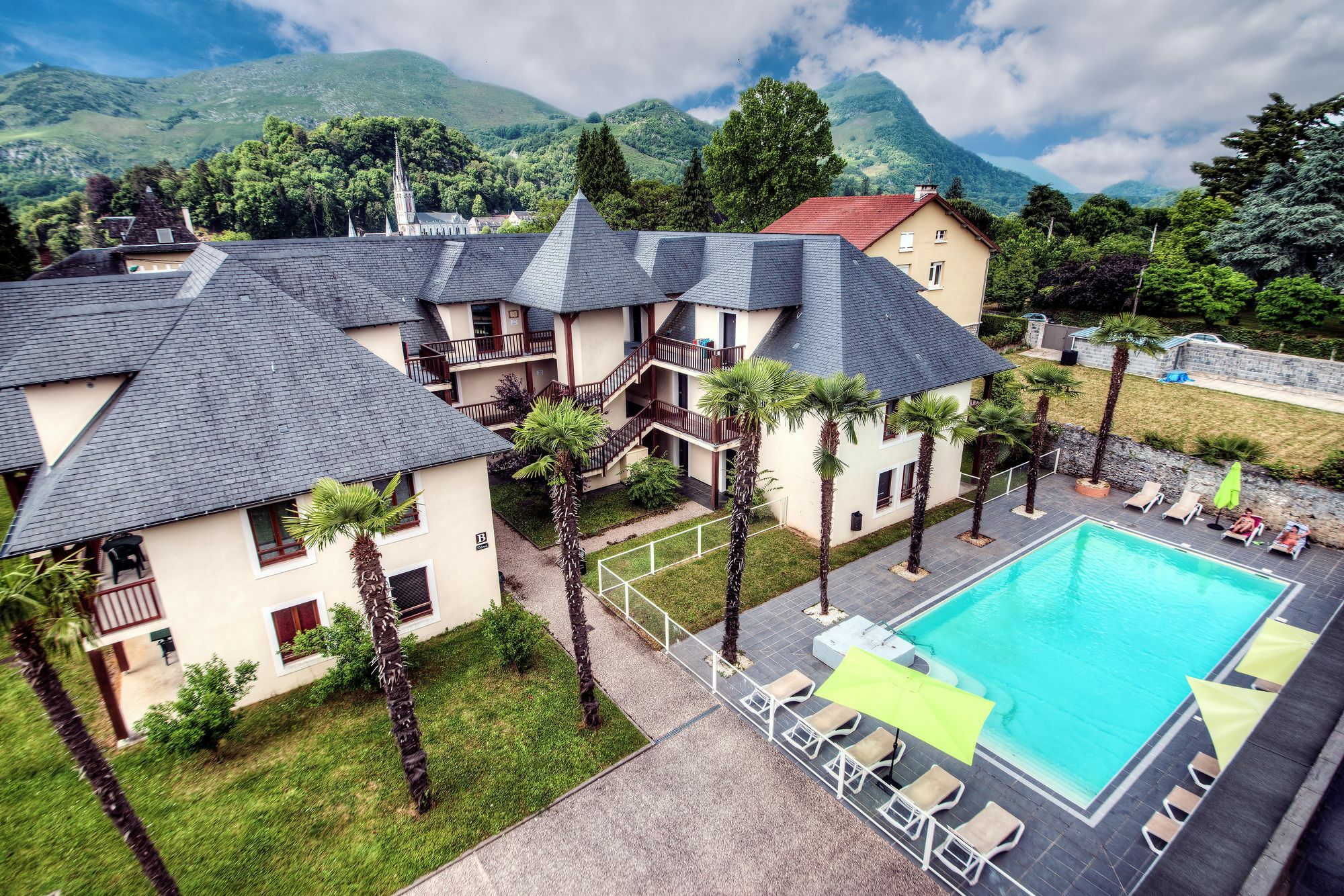Comfort Aparthotel Lourdes L'Acacia Kültér fotó